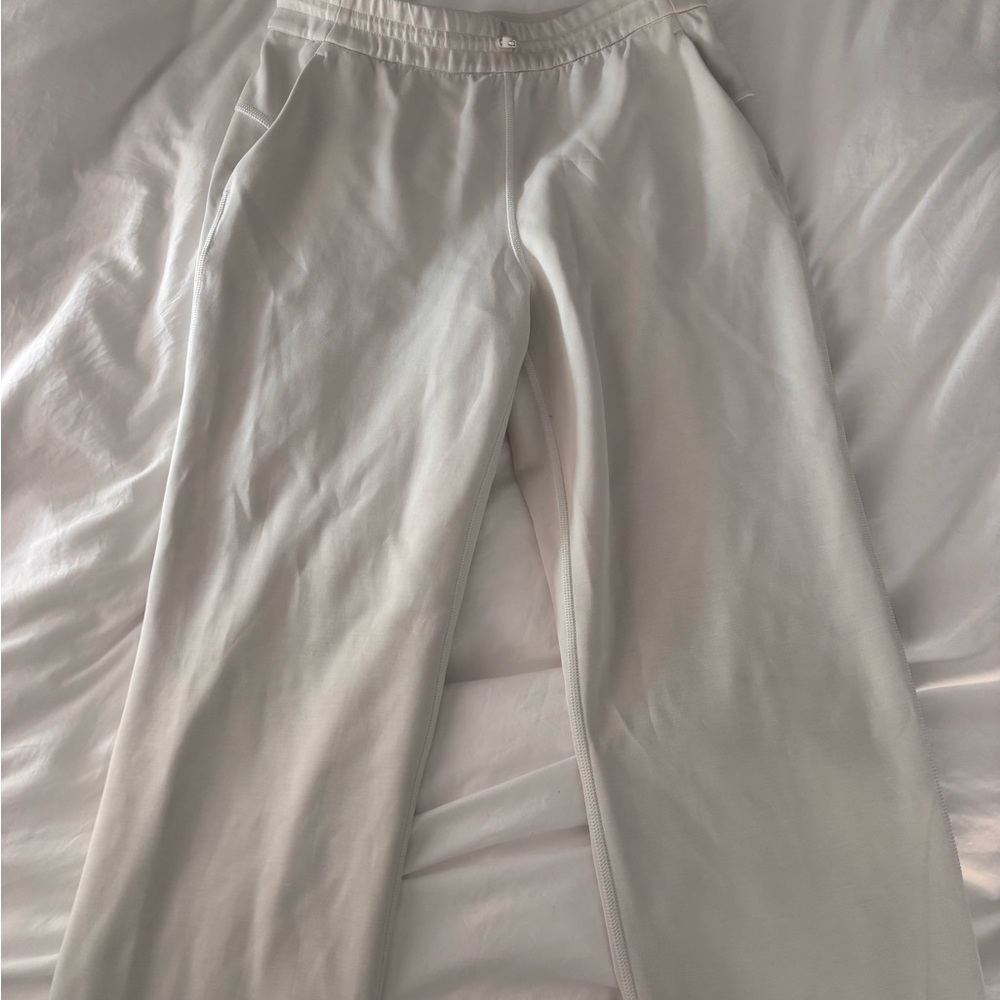 Lululemon Softstreme Pants in Bone